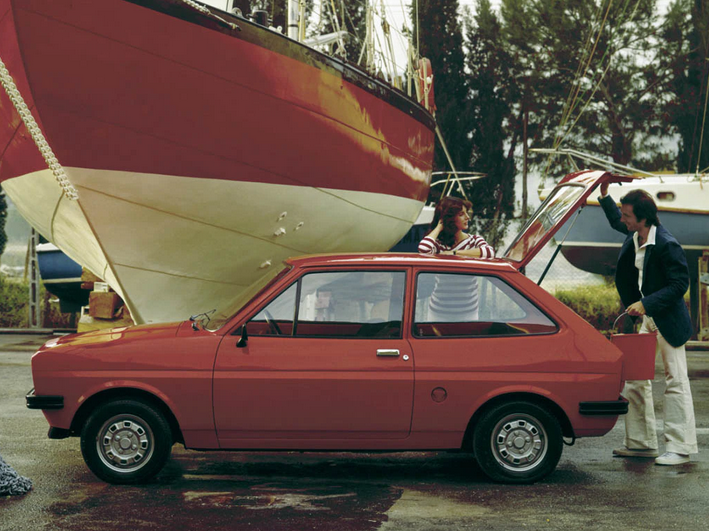 Vista laterale della Ford Fiesta MK1