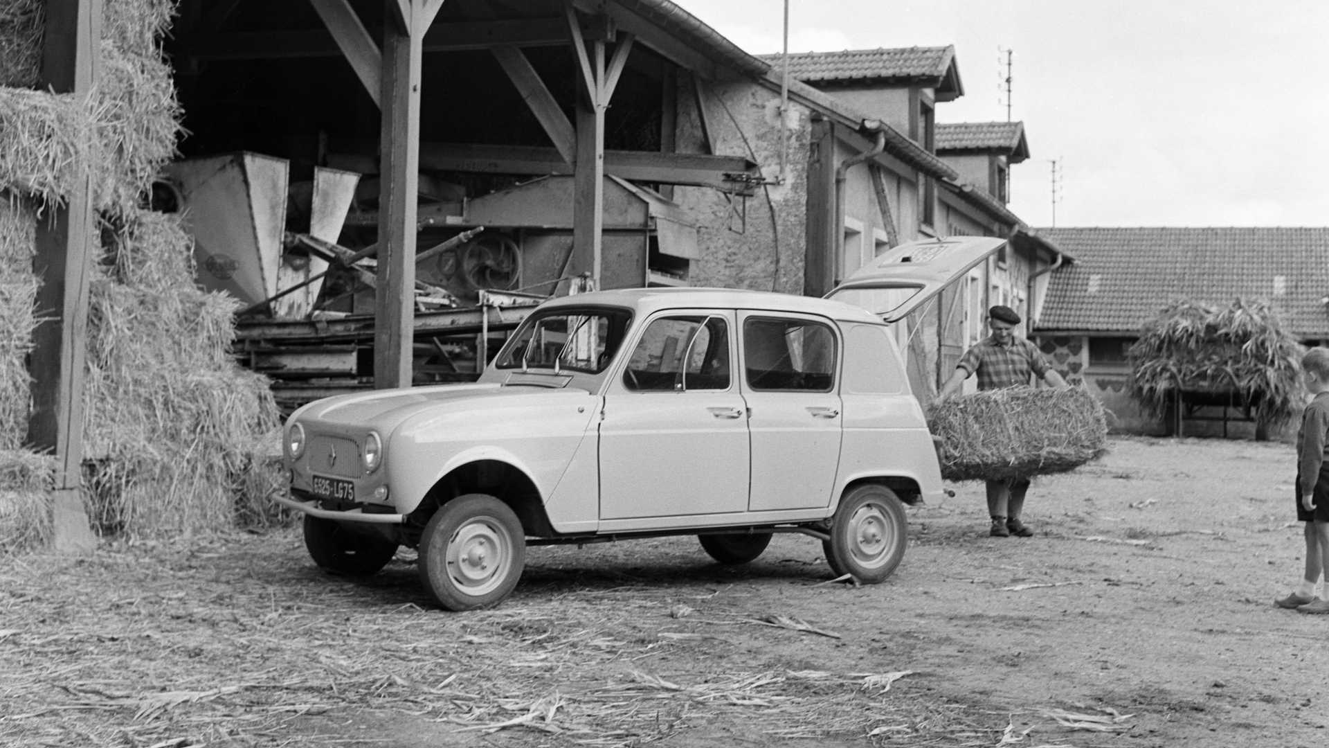 Renault 4: vista di tre quarti anteriore